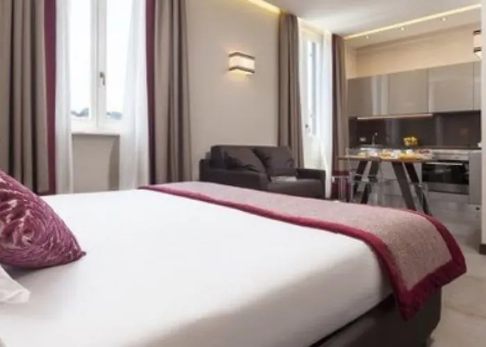 Hotel Trianon Borgo Pio 4*