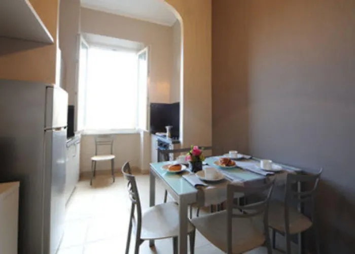 Trianon Borgo Pio 4*